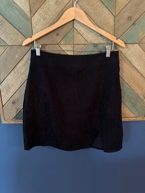 SHEIN Black Suede-Look Mini Skirt with Front Notch
